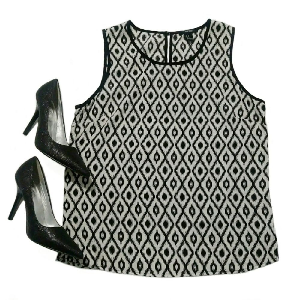 ❤️SALE! PRICE FINAL!❤️ FOREVER 21 SLEEVELESS BLOUSE SIZE S GEOMETRIC PRINT